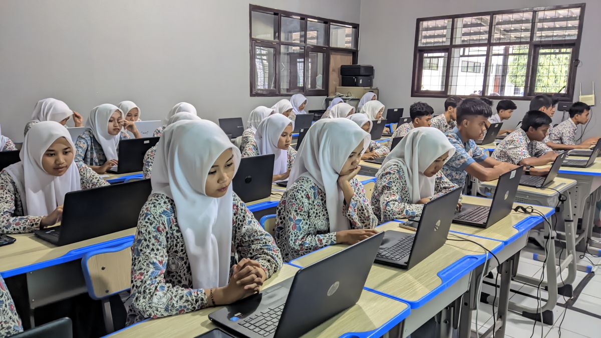 Fokus Mengerjakan Ujian